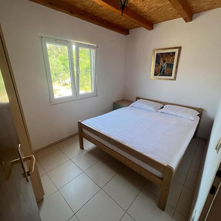 PristanisceKuca Za Odmor Buba, Otok Zut别墅 外观 照片