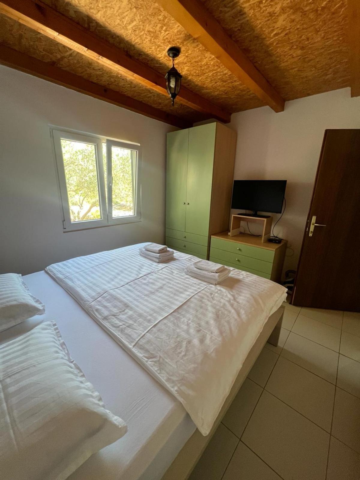 PristanisceKuca Za Odmor Buba, Otok Zut别墅 外观 照片